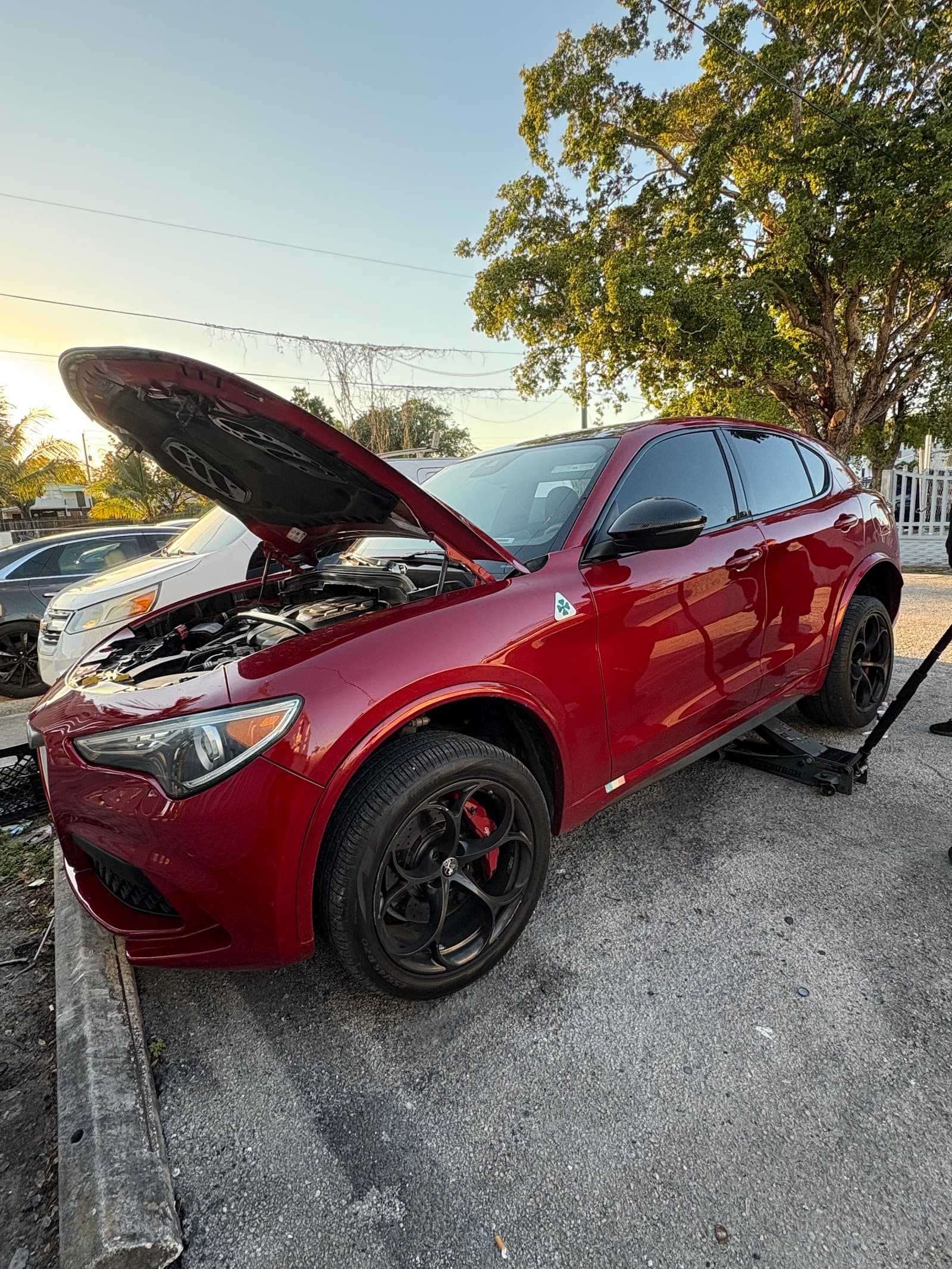 Mobile Mechanic R&R working on a vehicle